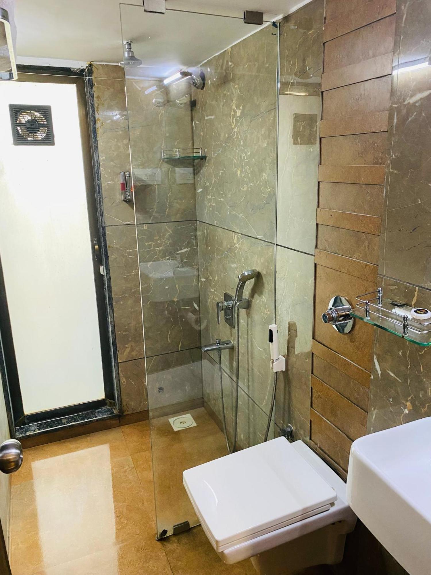 Mumbai House Luxury Apartments Santacruz East, Bombay Exterior foto