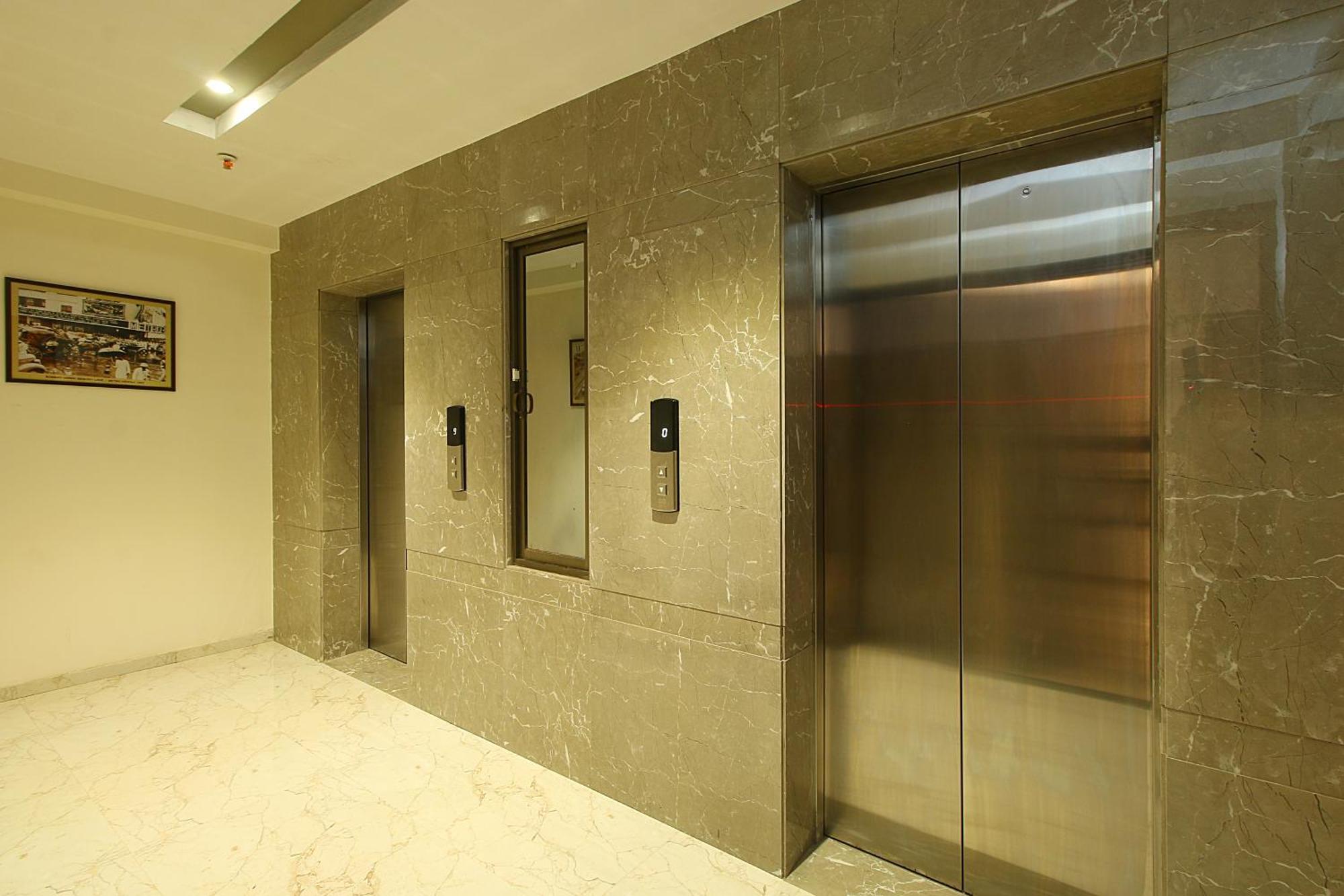 Mumbai House Luxury Apartments Santacruz East, Bombay Exterior foto