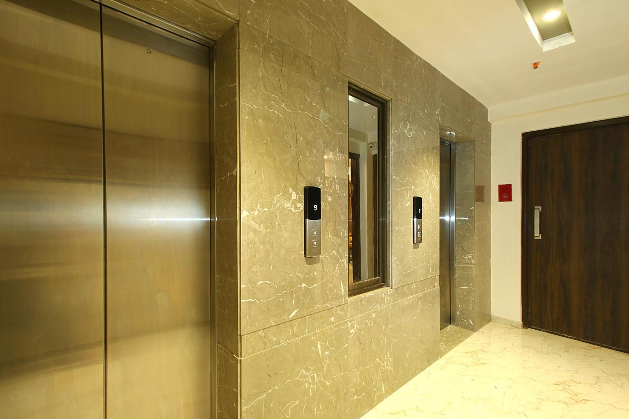 Mumbai House Luxury Apartments Santacruz East, Bombay Exterior foto