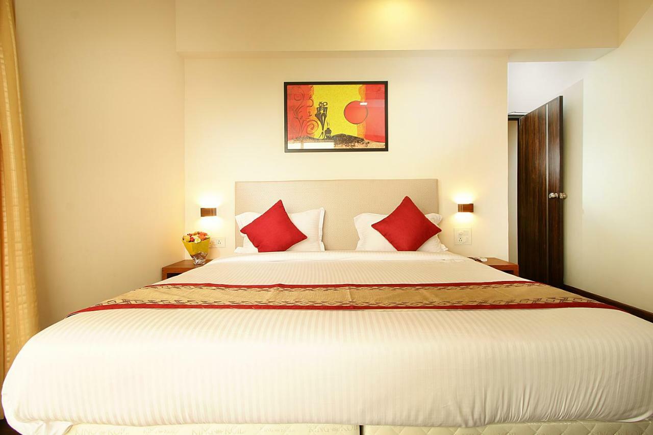 Mumbai House Luxury Apartments Santacruz East, Bombay Exterior foto