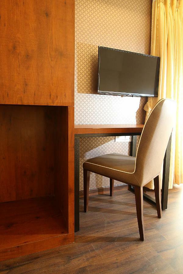 Mumbai House Luxury Apartments Santacruz East, Bombay Exterior foto
