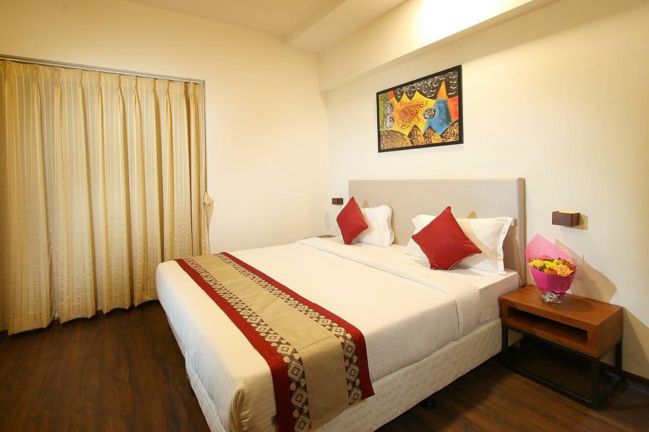 Mumbai House Luxury Apartments Santacruz East, Bombay Exterior foto