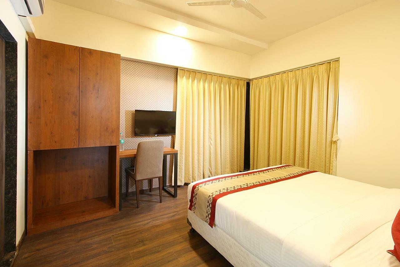 Mumbai House Luxury Apartments Santacruz East, Bombay Exterior foto